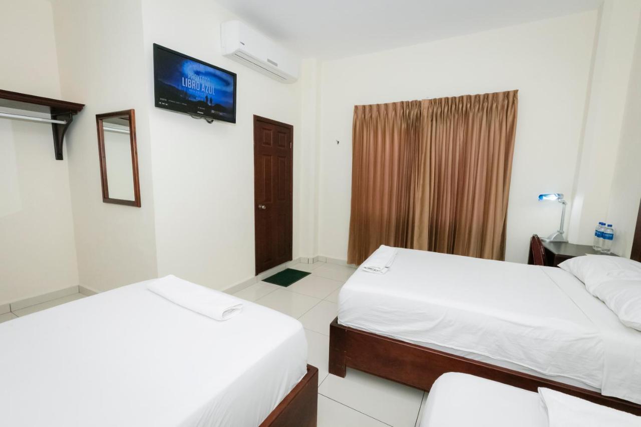 Hotel Mediterraneo Inn Santa Rosa de Lima Buitenkant foto