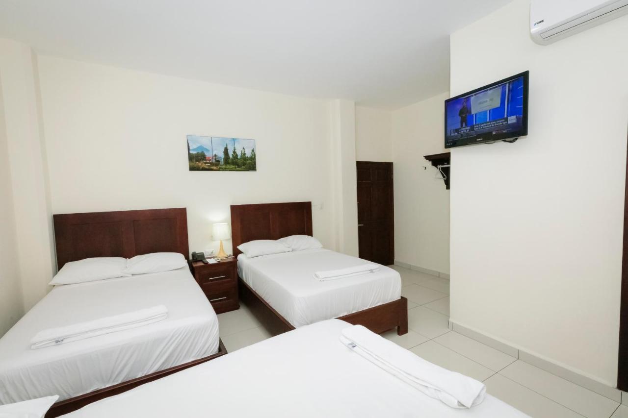 Hotel Mediterraneo Inn Santa Rosa de Lima Buitenkant foto