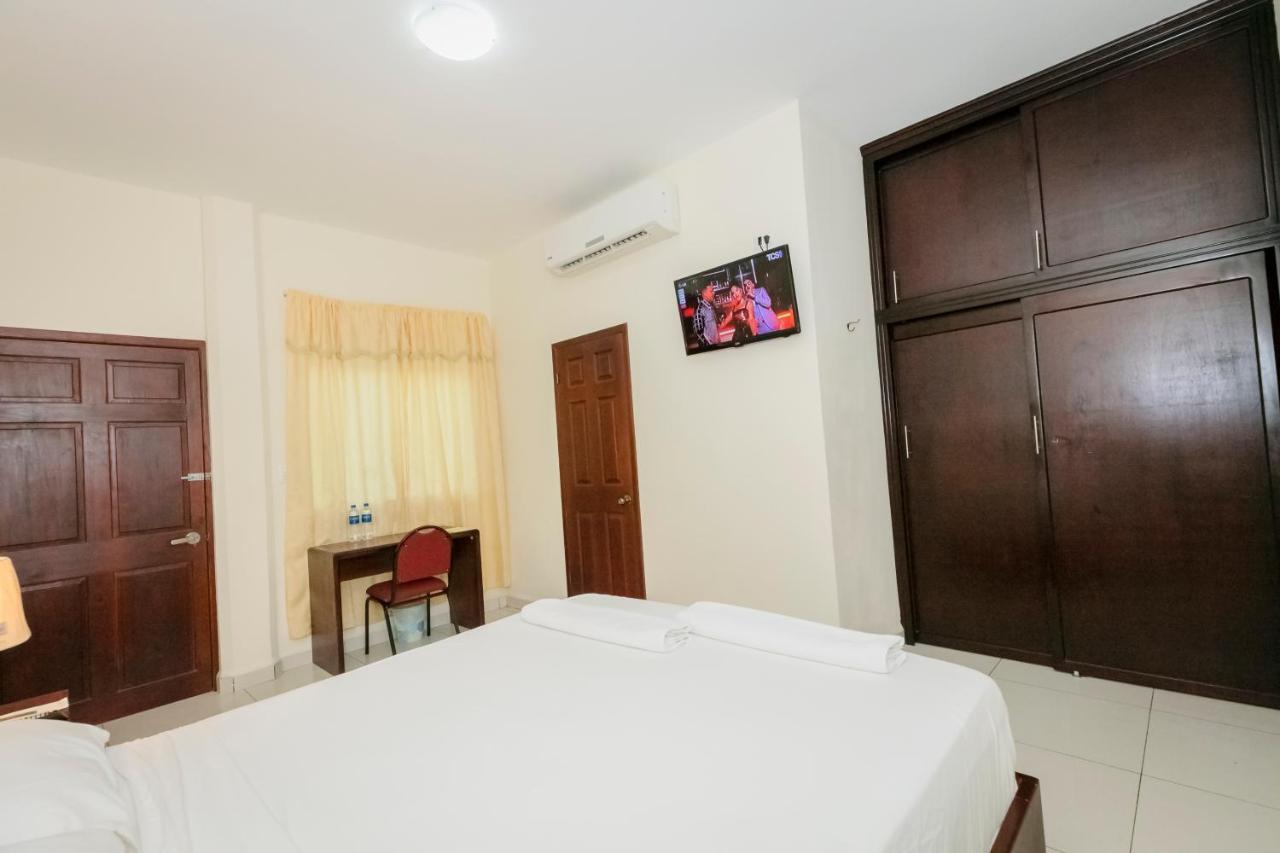 Hotel Mediterraneo Inn Santa Rosa de Lima Buitenkant foto