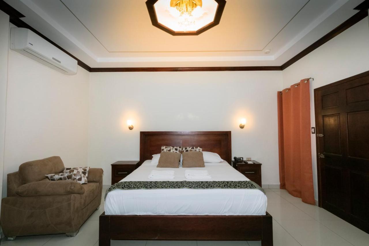 Hotel Mediterraneo Inn Santa Rosa de Lima Buitenkant foto