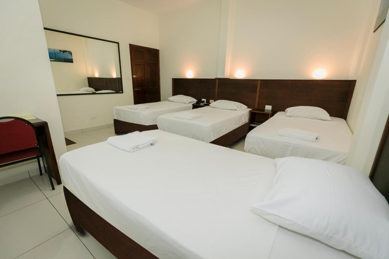 Hotel Mediterraneo Inn Santa Rosa de Lima Buitenkant foto