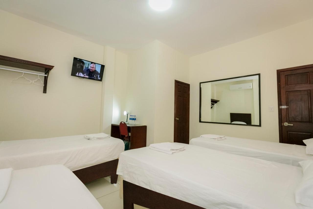 Hotel Mediterraneo Inn Santa Rosa de Lima Buitenkant foto