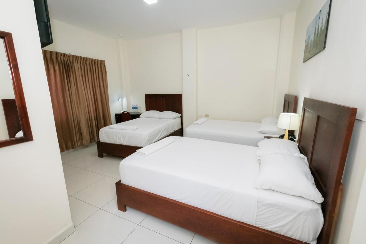 Hotel Mediterraneo Inn Santa Rosa de Lima Buitenkant foto
