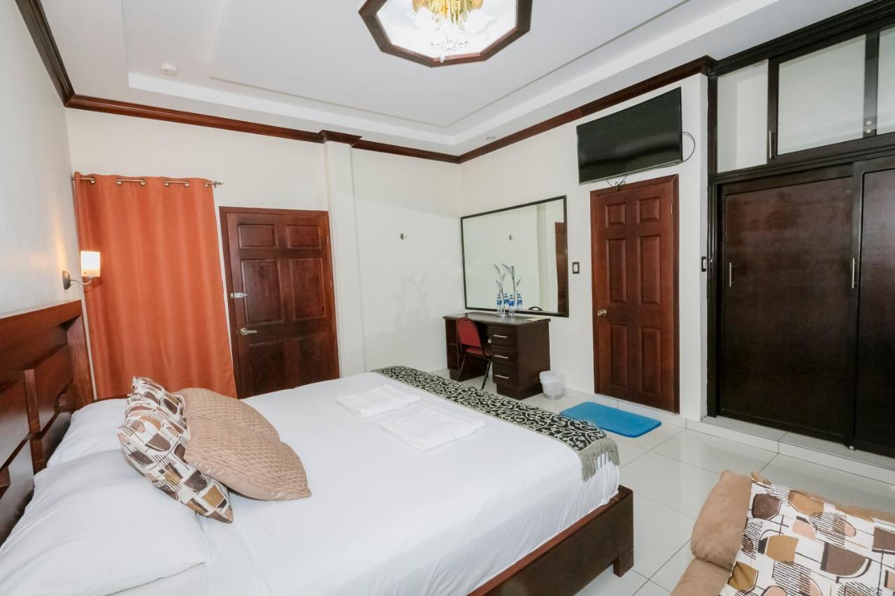 Hotel Mediterraneo Inn Santa Rosa de Lima Buitenkant foto